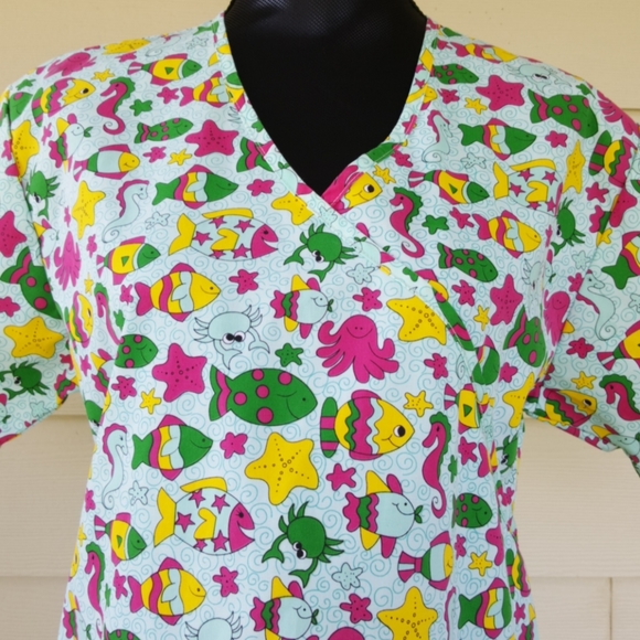 NWOT Expo Scrubs Top Child Care Ocean Theme (M) - Picture 1 of 10